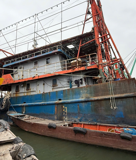 Tàu cá vỏ thép số đăng ký QB-92388-TS theo Giấy chứng nhận đăng ký tàu cá số 70436, mang tên Hồ Đăng Diện